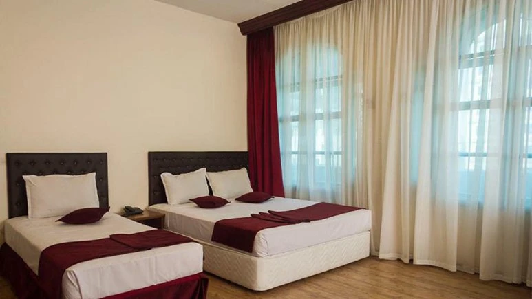 Javaheri Hotel