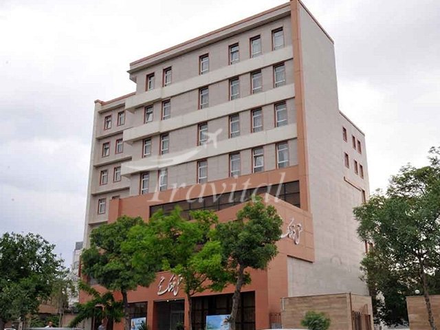 Farhang o Honar Hotel