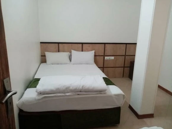 Moein Darbari Apartment Hotel
