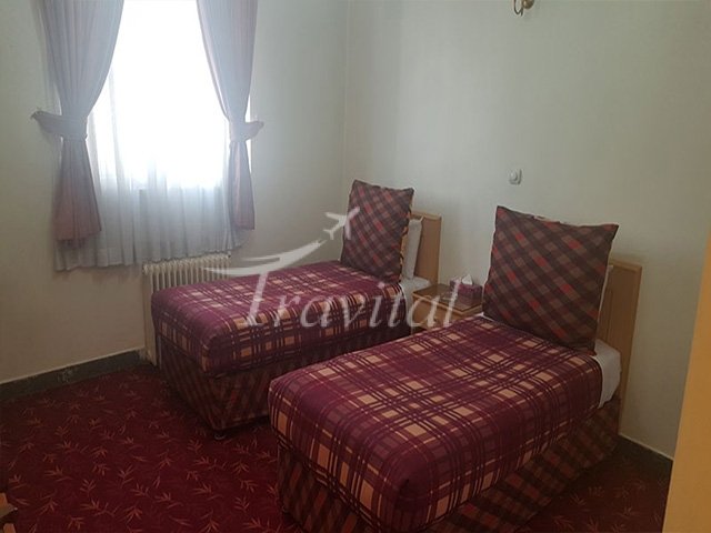 Azadi Hotel (2 star)