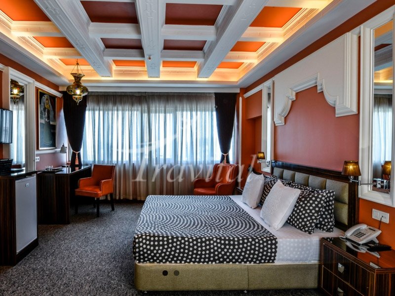 Niloo Hotel